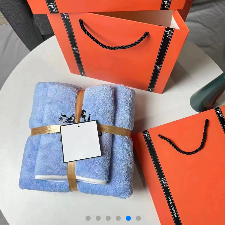 Designer Bath Towel Set Coral Velvet Towel Letter Face Towels Luxury Absorbent Men Womens Wash Cloths Towels, Aspic
Designer Bath Towel Set Coral Velvet Towel Letter Face Towels Luxury Absorbent Men Womens Wash Cloths Towels, Aspic