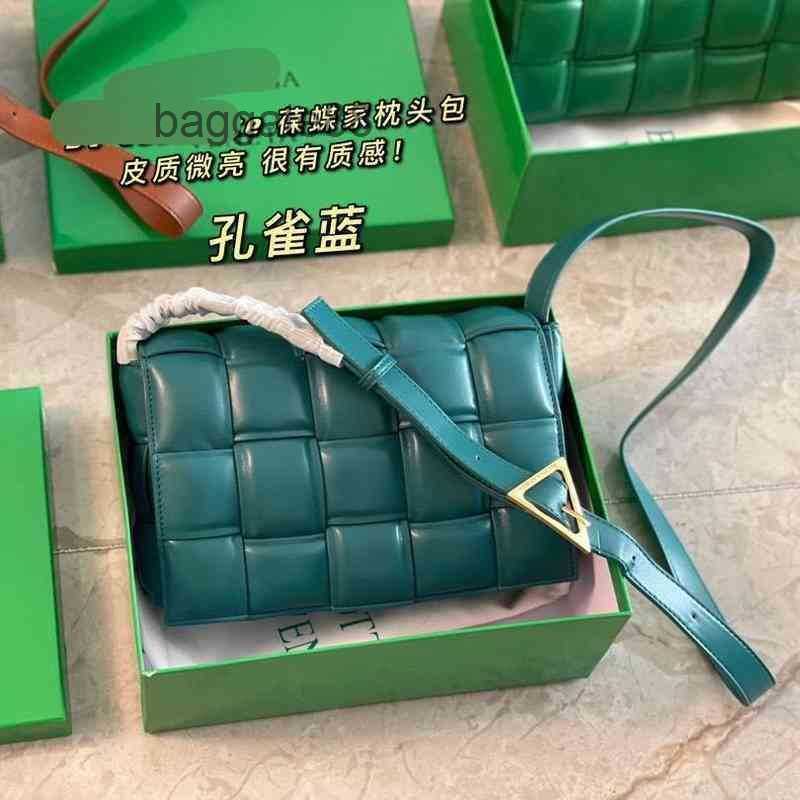 Cassettes Handbag Women Bag Venetas Designer Bottegas Bags Pillow Fashion Handbags Leather Shoulder Casette Crossbody 3qmb
Cassettes Handbag Women Bag Venetas Designer Bottegas Bags Pillow Fashion Handbags Leather Shoulder Casette Crossbody 3qmb