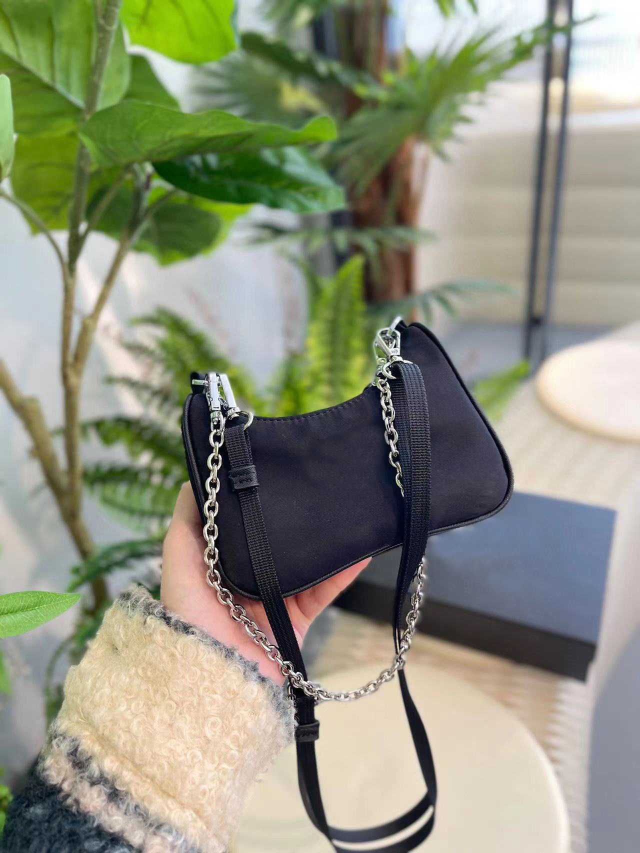 2023 Fashion Re-edition 2005 Nylon Woman Luxurys Men Designers Bags Lady Womens Mens Crossbody Tote Hobo Shoulder Purses Handbags Bag Wallet
2023 Fashion Re-edition 2005 Nylon Woman Luxurys Men Designers Bags Lady Womens Mens Crossbody Tote Hobo Shoulder Purses Handbags Bag Wallet