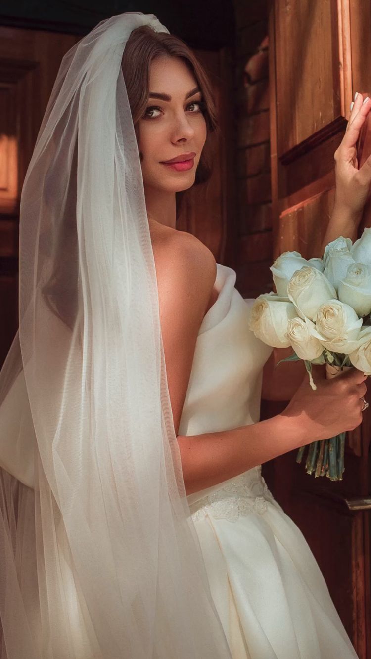 Sexy Plus Size Wedding Dresses Beach Bohemian A Line One Shoulder Applique Tiered High Side Split Garden Court Train Bridal Gowns Vestidos De Novia Cu