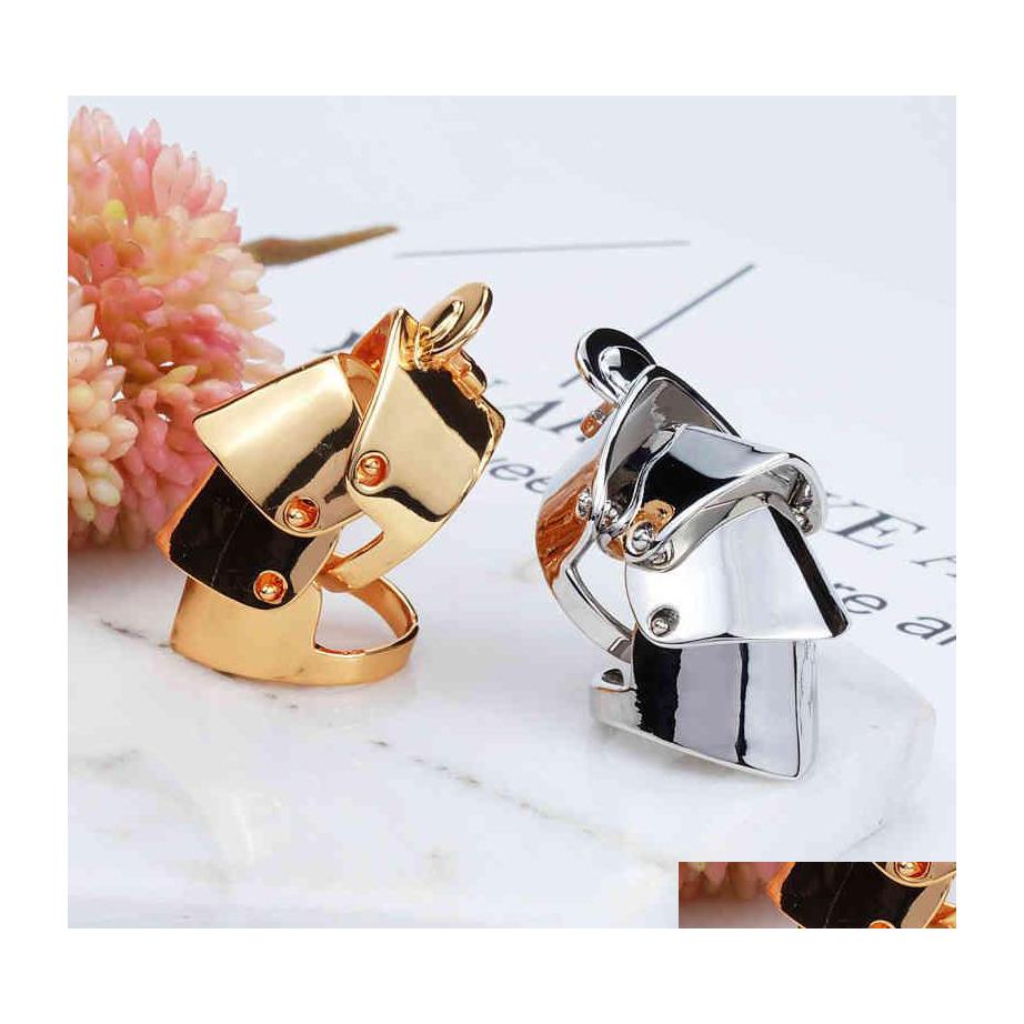 Band Rings Vw Designer Ring Tide Brand Vivi Classic Punk Hiphop Armor Rings Mens And Womens Fashion Accessories Foursection Open Dro Dhn51
Band Rings Vw Designer Ring Tide Brand Vivi Classic Punk Hiphop Armor Rings Mens And Womens Fashion Accessories Foursection Open Dro Dhn51