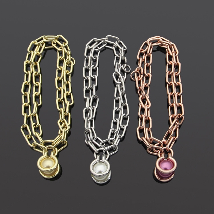 Luxury bracelet pearl earrings designer silver couple chain shape original fashion classic earrings necklace set female jewelry gift with box
Luxury bracelet pearl earrings designer silver couple chain shape original fashion classic earrings necklace set female jewelry gift with box