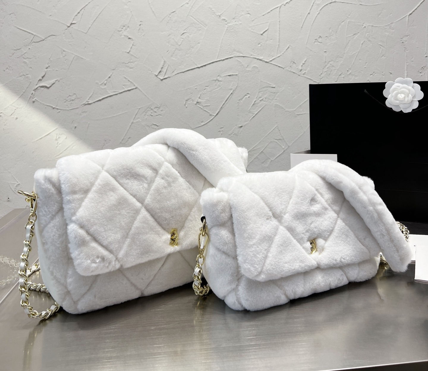 channel Autumn winter plush fashion shoulder bags Designer bag chain handbag black Flap Clutch Crossbody bags Luxury wallet Maomao New Style Optional size
channel Autumn winter plush fashion shoulder bags Designer bag chain handbag black Flap Clutch Crossbody bags Luxury wallet Maomao New Style Optional size