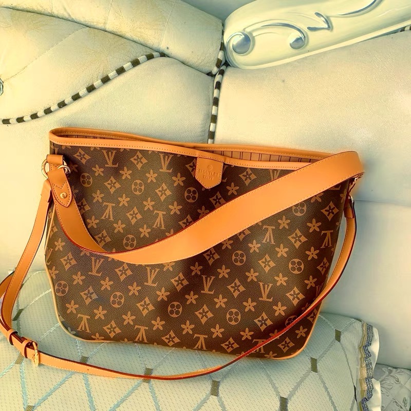 High Quality Handbag Shoulder Shopping Bags Large Capacity Pocket Old Flower Letter Pattern Detachable Belt luiose Purse vutton Crossbody viuton Bag, Brown
High Quality Handbag Shoulder Shopping Bags Large Capacity Pocket Old Flower Letter Pattern Detachable Belt luiose Purse vutton Crossbody viuton Bag, Brown