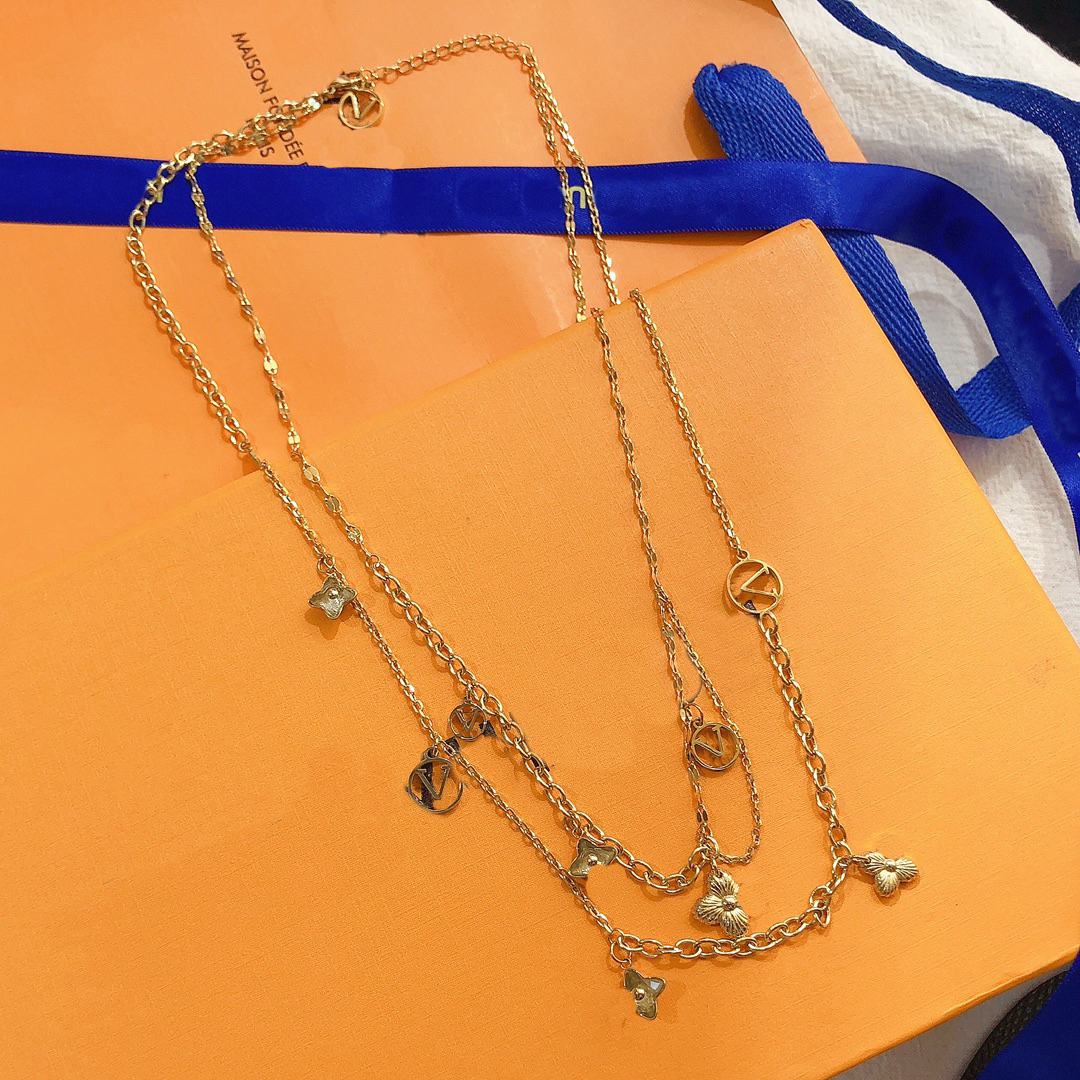 Pendant Necklaces Womens Design Faux Leather 18K Gold Plated Stainless Steel Choker Chain Letter Europe America Fashion Wedding T2302034
Pendant Necklaces Womens Design Faux Leather 18K Gold Plated Stainless Steel Choker Chain Letter Europe America Fashion Wedding T2302034