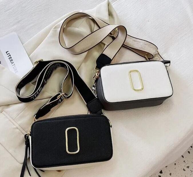 Womens Designer Bags 2022 New Fashion Camera Bag Messenger Shoulder Small Square Bag J007
Womens Designer Bags 2022 New Fashion Camera Bag Messenger Shoulder Small Square Bag J007