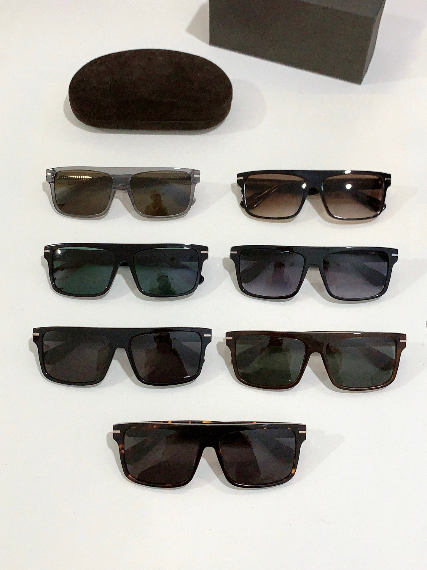 Men Sunglasses For Women Latest Selling Fashion Sun Glasses Mens Sunglass Gafas De Sol Glass UV400 Lens With Random Matching 0999
Men Sunglasses For Women Latest Selling Fashion Sun Glasses Mens Sunglass Gafas De Sol Glass UV400 Lens With Random Matching 0999