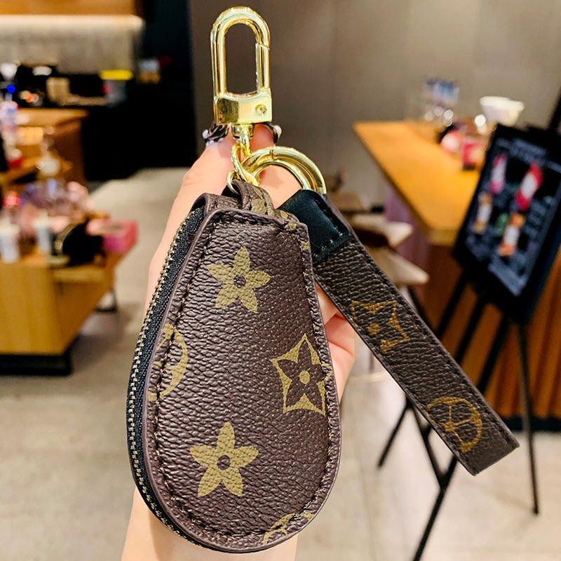 Car Keys Bag Keychains Holder PU Leather Key Rings Chains Brown Flower Pendant Gold Metal Lanyard Keyrings Charms Gifts Fashion Design Pouches Jewelry Accessories
Car Keys Bag Keychains Holder PU Leather Key Rings Chains Brown Flower Pendant Gold Metal Lanyard Keyrings Charms Gifts Fashion Design Pouches Jewelry Accessories