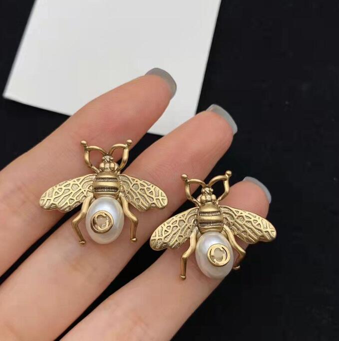 Retro Designer earrings stud 925 silver needles bee luxury brand earring brass material ladies weddings parties gifts exquisite jewelry
Retro Designer earrings stud 925 silver needles bee luxury brand earring brass material ladies weddings parties gifts exquisite jewelry