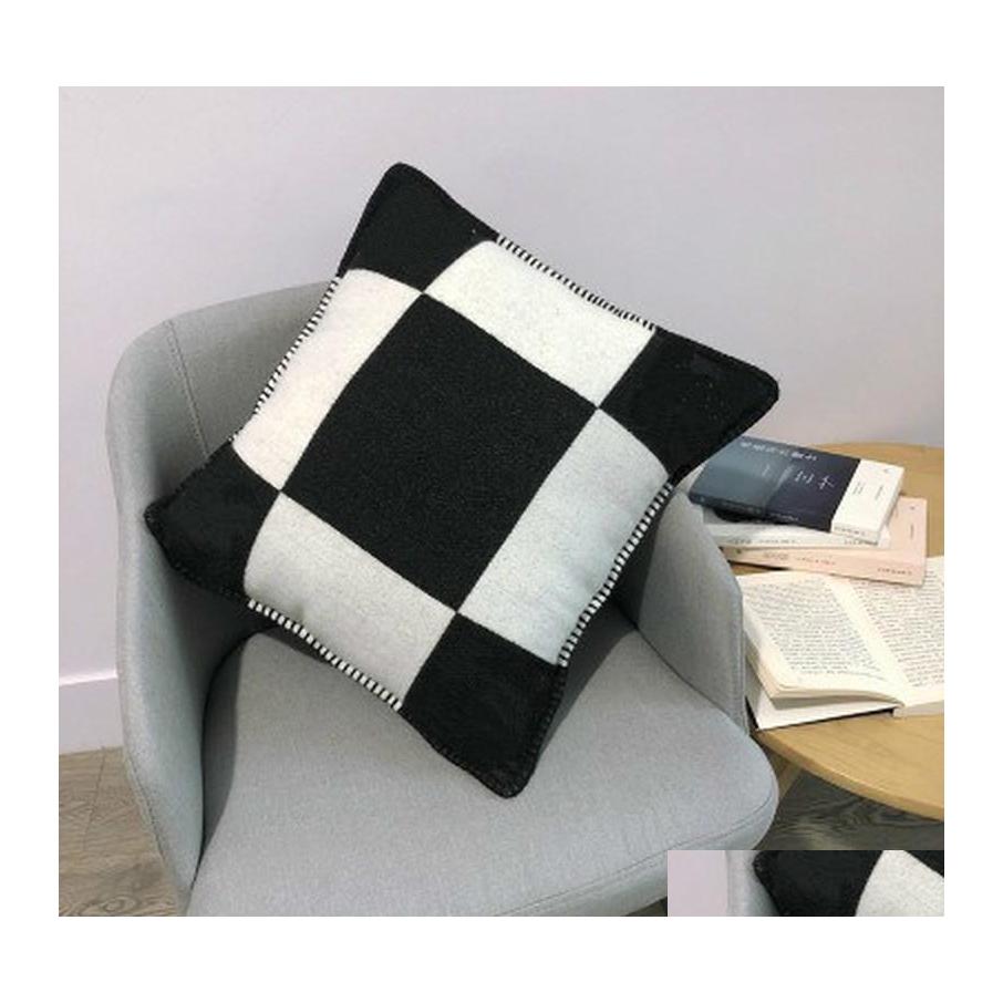 Cushion/Decorative Pillow Luxury Letter H Cashmere Design Outside Ers Decorative Soft Wool Throw Cases Home Decor Pillows F Homefavor Dh8Do, Pillowcase-a
Cushion/Decorative Pillow Luxury Letter H Cashmere Design Outside Ers Decorative Soft Wool Throw Cases Home Decor Pillows F Homefavor Dh8Do, Pillowcase-a