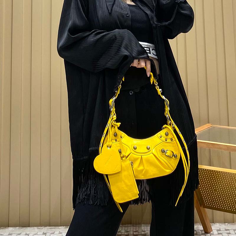 Handbags Tote bag Women Genuine Leather Handbag Black pochette Twist shoulder Bags Lady Crossbody with original Box and Giftbag Luxuries Genuine Plain PU, White1
Handbags Tote bag Women Genuine Leather Handbag Black pochette Twist shoulder Bags Lady Crossbody with original Box and Giftbag Luxuries Genuine Plain PU, White1