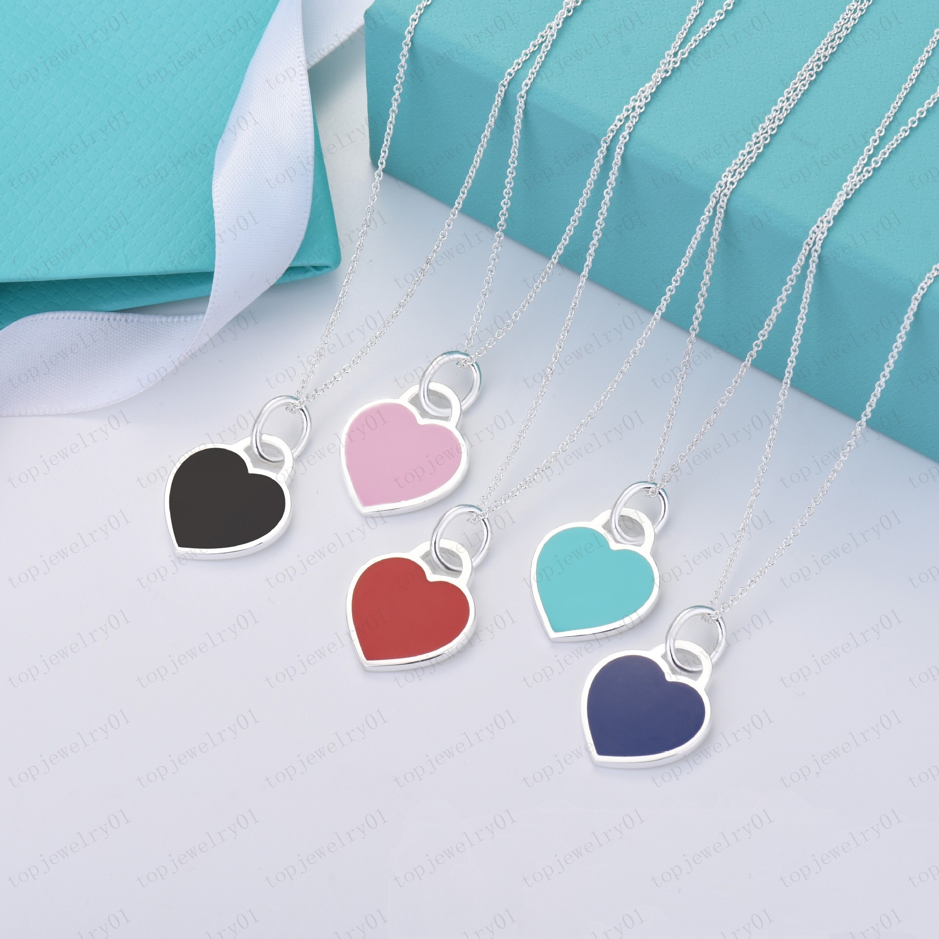 Luxury chain bracelet designer women necklace bracelet classic heart set 18K gold girl Valentine's Day love gift stainless steel jewelry with box
Luxury chain bracelet designer women necklace bracelet classic heart set 18K gold girl Valentine's Day love gift stainless steel jewelry with box