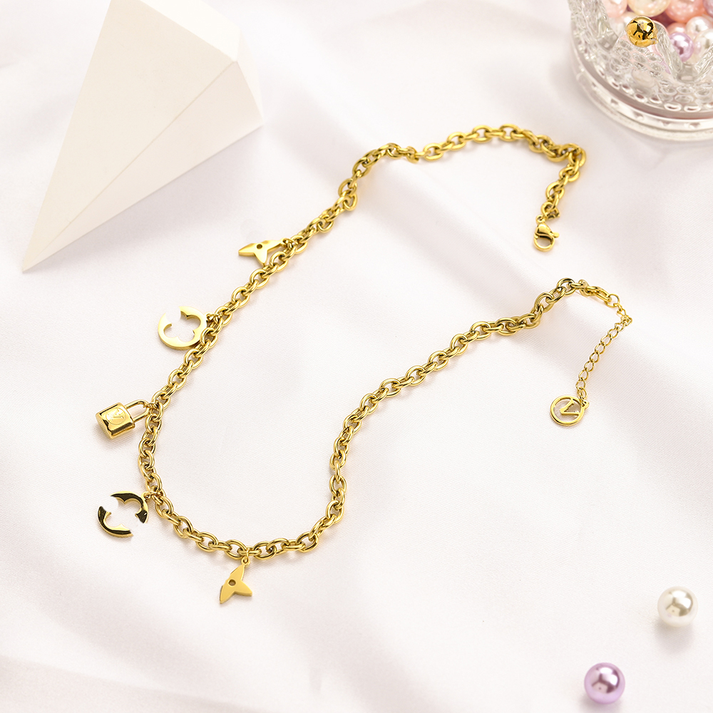 Fashion Senior Women's Necklaces Luxury Brand Love Pendant Necklace Designer Jewelry Necklace Premium Four Leaf Flower Long Chain 18k Gold-plated Accessories 
Fashion Senior Women's Necklaces Luxury Brand Love Pendant Necklace Designer Jewelry Necklace Premium Four Leaf Flower Long Chain 18k Gold-plated Accessories