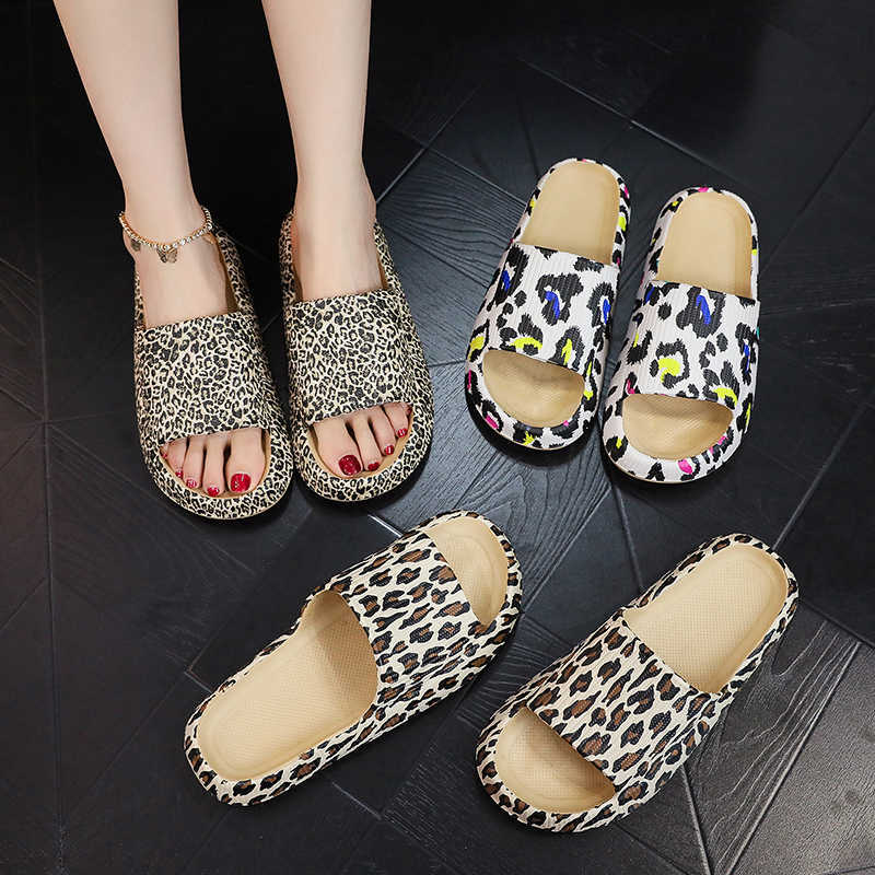 Slippers Home Slippers Thick Platform Bathroom Cloud Slides Non-Slip Flip Flops Couple Sandals Women Fashion Soft Sole Eva Indoor Slides T221209, Leopard print 03
Slippers Home Slippers Thick Platform Bathroom Cloud Slides Non-Slip Flip Flops Couple Sandals Women Fashion Soft Sole Eva Indoor Slides T221209, Leopard print 03
