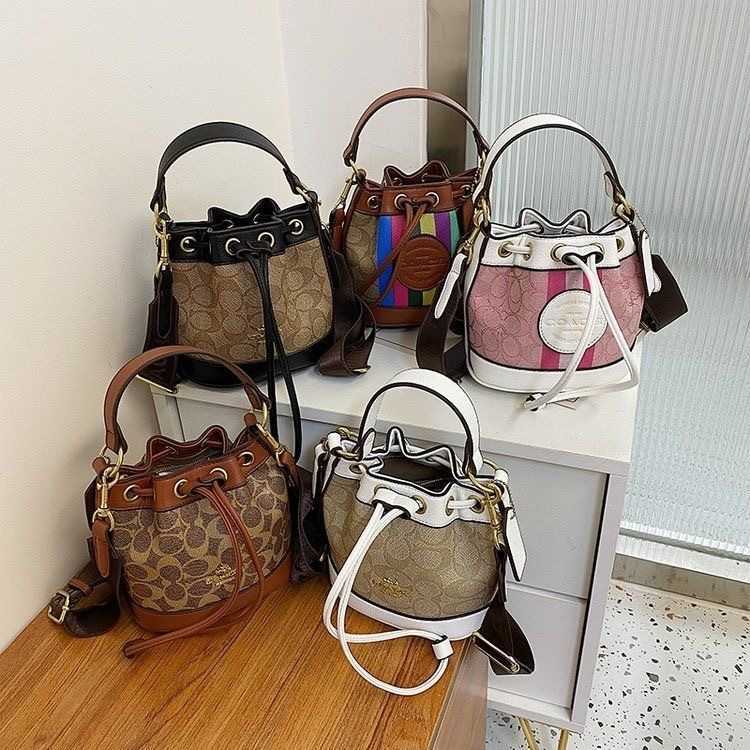 2023 Trendy Brand Fashion a Woman's Bag Bag Women's Cross Hand New High-end Bucket, White5
2023 Trendy Brand Fashion a Woman's Bag Bag Women's Cross Hand New High-end Bucket, White5