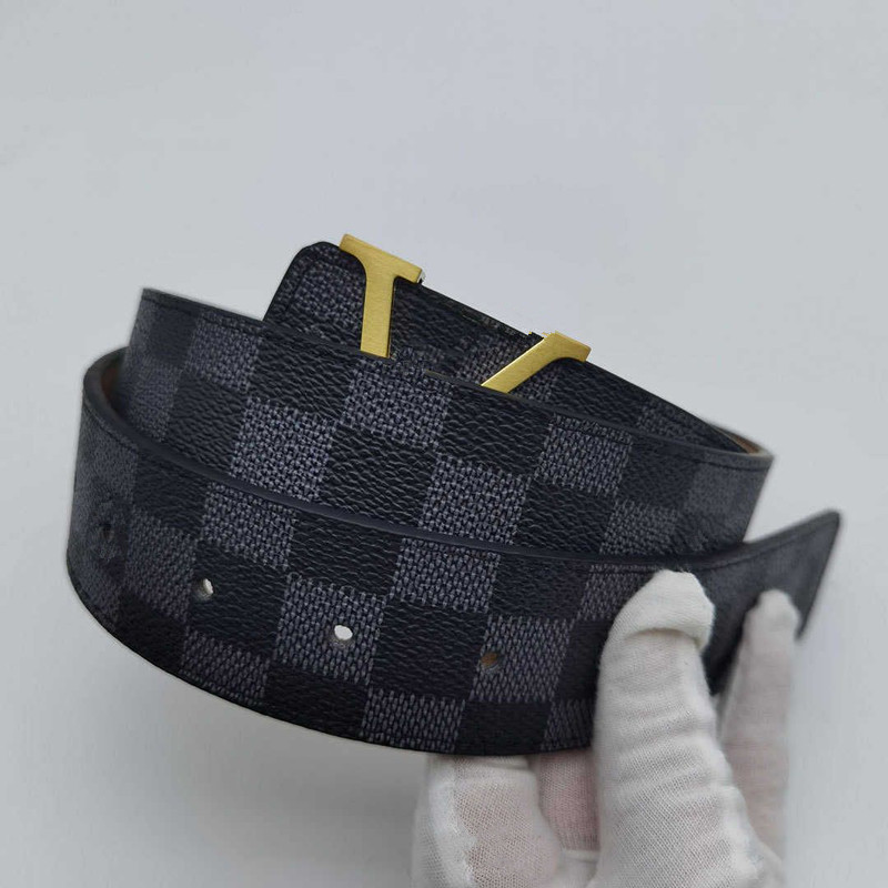 2023 luxury belt Men New Genuine Leather Promotional Automatic E Buckle Belts Fashion Gift Belt LVS Louisseity Viutonity VUTTONS GGs, High quality belt+gift box
2023 luxury belt Men New Genuine Leather Promotional Automatic E Buckle Belts Fashion Gift Belt LVS Louisseity Viutonity VUTTONS GGs, High quality belt+gift box