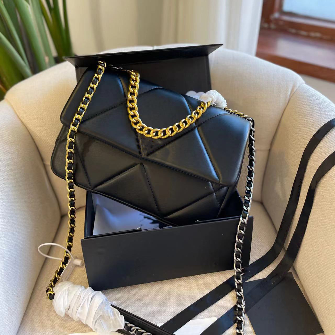 designer 19 bags women fashion top quality lambskin soft leather tote purse crossbody metal chain flap shoulder bags evening handbags 20cm 26cm 30cm, Other
designer 19 bags women fashion top quality lambskin soft leather tote purse crossbody metal chain flap shoulder bags evening handbags 20cm 26cm 30cm, Other