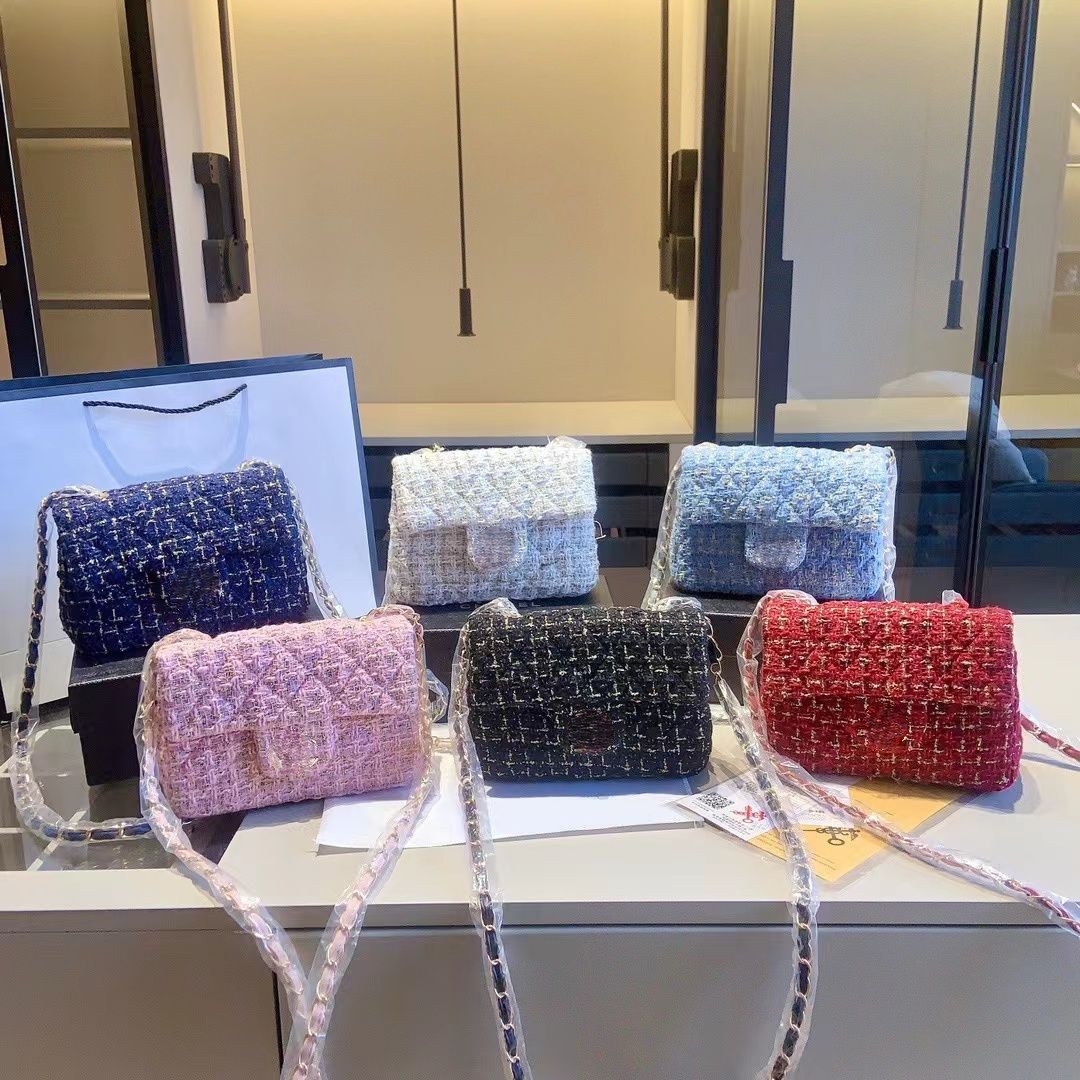 Designer Bag Handbag Fashion messenger bag Crossbody 20cm CF Flap Woolen Cloth Quilted Classic Shoulder Sling Handbags Woman CC Bags, Empty box
Designer Bag Handbag Fashion messenger bag Crossbody 20cm CF Flap Woolen Cloth Quilted Classic Shoulder Sling Handbags Woman CC Bags, Empty box