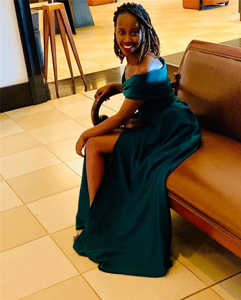 Emerald Green African Bridesmaid Dresses Long Sexy Off Shoulder Black Girls Wedding Guest Dress Chic Split Vestido de festa
