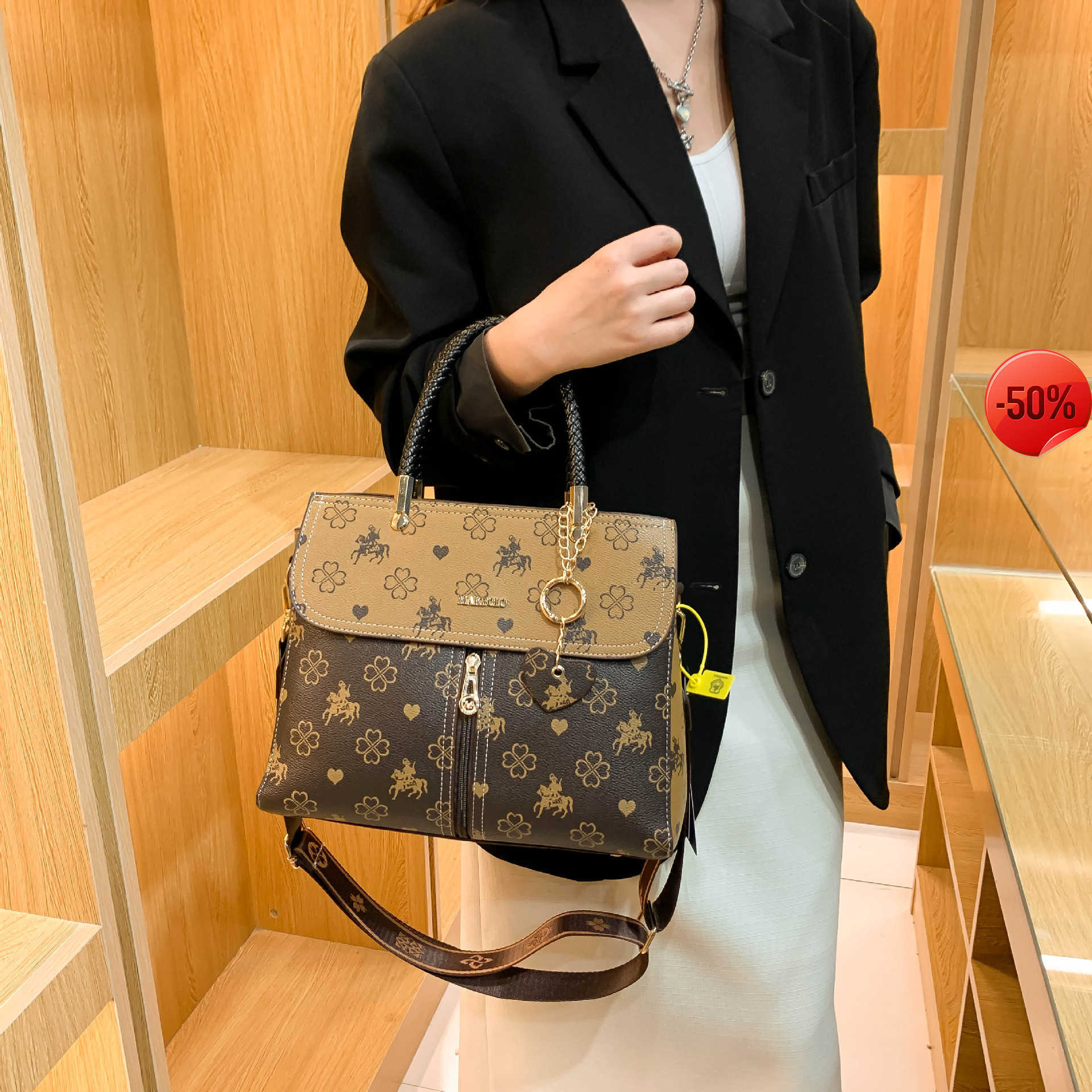 New Clutch Bags for Women Bag Female 2022 Autumn and Winter Fashion Print Small Square High Texture Mh Red Shoulder luxury handbags, Brown7
New Clutch Bags for Women Bag Female 2022 Autumn and Winter Fashion Print Small Square High Texture Mh Red Shoulder luxury handbags, Brown7
