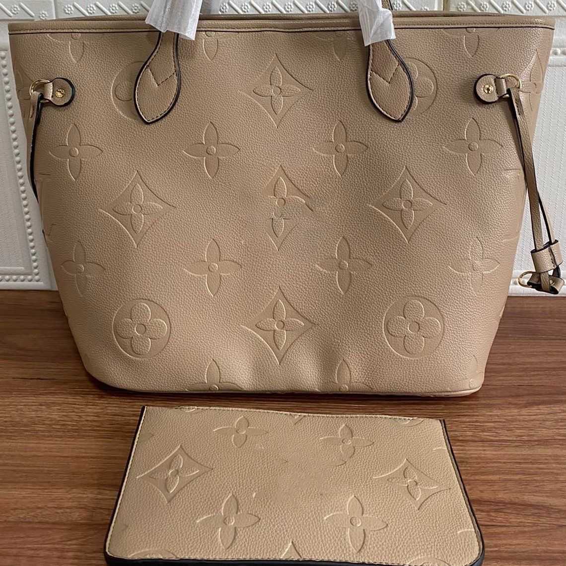 s 2022 Summer Women's Korean Popular New Chain Shoulder Fashion Small Square Bag, Beige
s 2022 Summer Women's Korean Popular New Chain Shoulder Fashion Small Square Bag, Beige