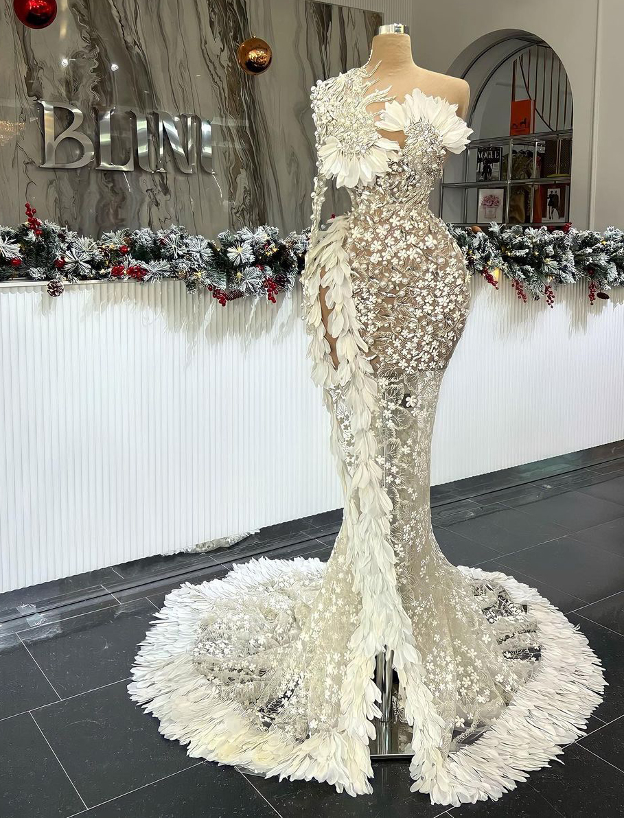 Mermaid One Shoulder Wedding Dresses Feather Pearls Lace Applique Vestido De Noiva Custom Made Bridal Dress