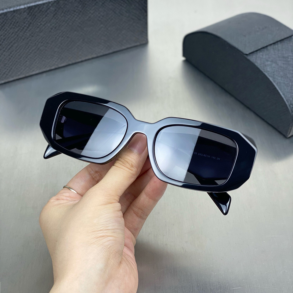 Fashion Designer Sunglasses For Women Classic Eyeglasses Goggle Outdoor Beach Sun Glasses For Man Woman Luxury Triangular signature
Fashion Designer Sunglasses For Women Classic Eyeglasses Goggle Outdoor Beach Sun Glasses For Man Woman Luxury Triangular signature
