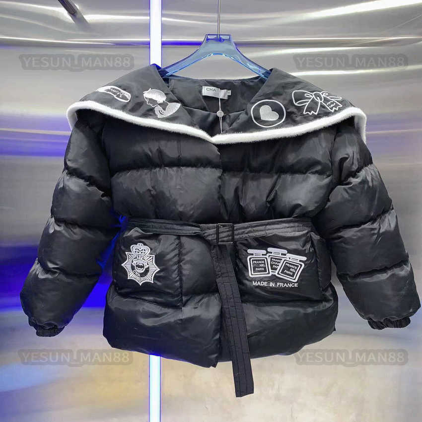 Womans Designer Channel Down Jacket Autumn And Winter Women Puffer Jackets Coat Embroidery C Lapel Hooded Casual Short Small Parkas
Womans Designer Channel Down Jacket Autumn And Winter Women Puffer Jackets Coat Embroidery C Lapel Hooded Casual Short Small Parkas