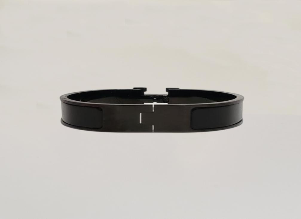 Designer H Bangle Men Women Black Letter Bracelets Luxury Design Jewelry Colorfast Hypoallergenic1704283
Designer H Bangle Men Women Black Letter Bracelets Luxury Design Jewelry Colorfast Hypoallergenic1704283