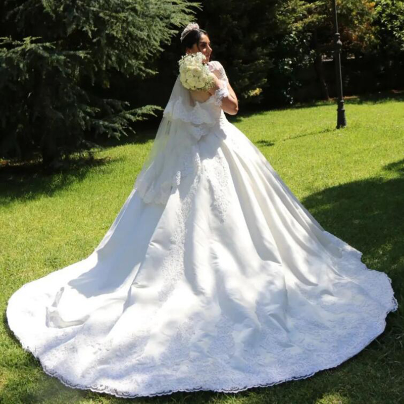 Off Shoulder Ball Gown Wedding Dresses 2023 Sweep Train Vintage Satin Lace Garden Country Bridal Dresses Korean Vestido De Novia Plus Size New Bride D