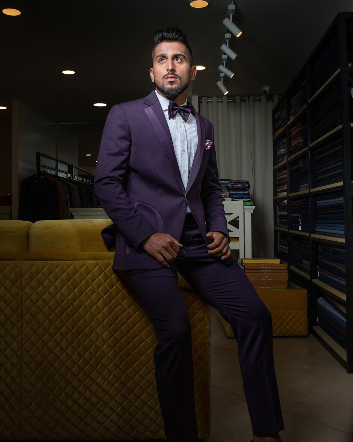 Two Pieces Handsome Wedding Tuxedos Men Suit Solid Color Unique Design Outer Pockets One Button Modern Formal Customized Fit Peaket Lapel Casual All S
