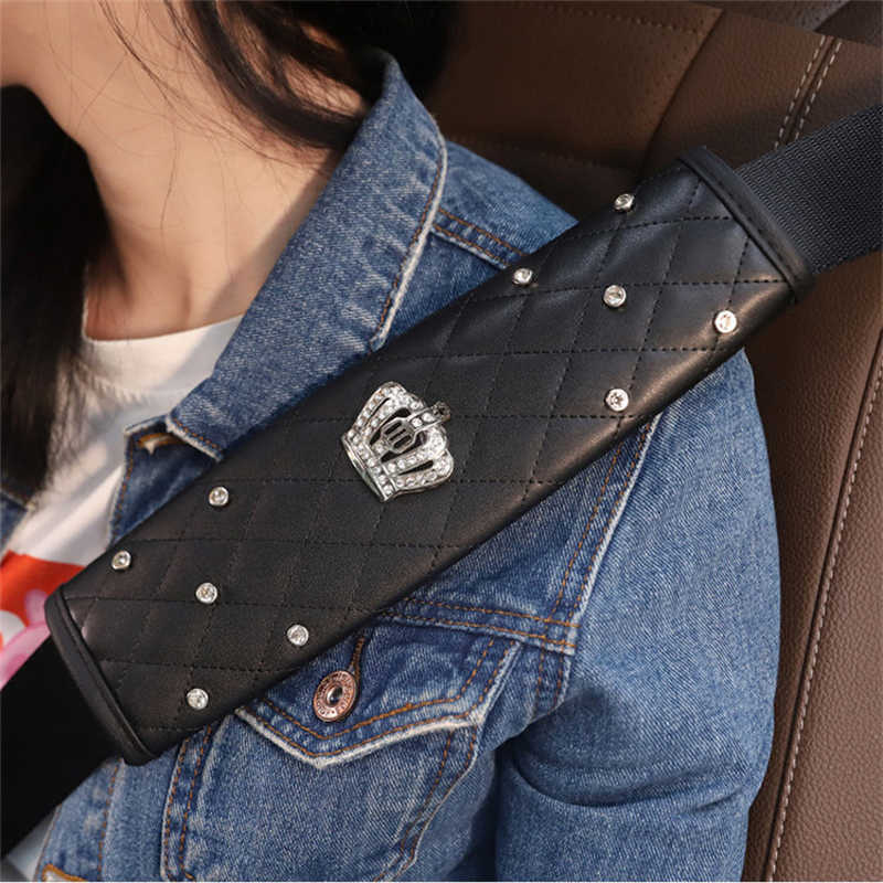 Safety Belts Accessories 2pcs Fashion Rhinestone Leather Car Sefety Seat Belt Cover Crystal Crown Universal Shoulder Pad Car Styling Interior Accessor
