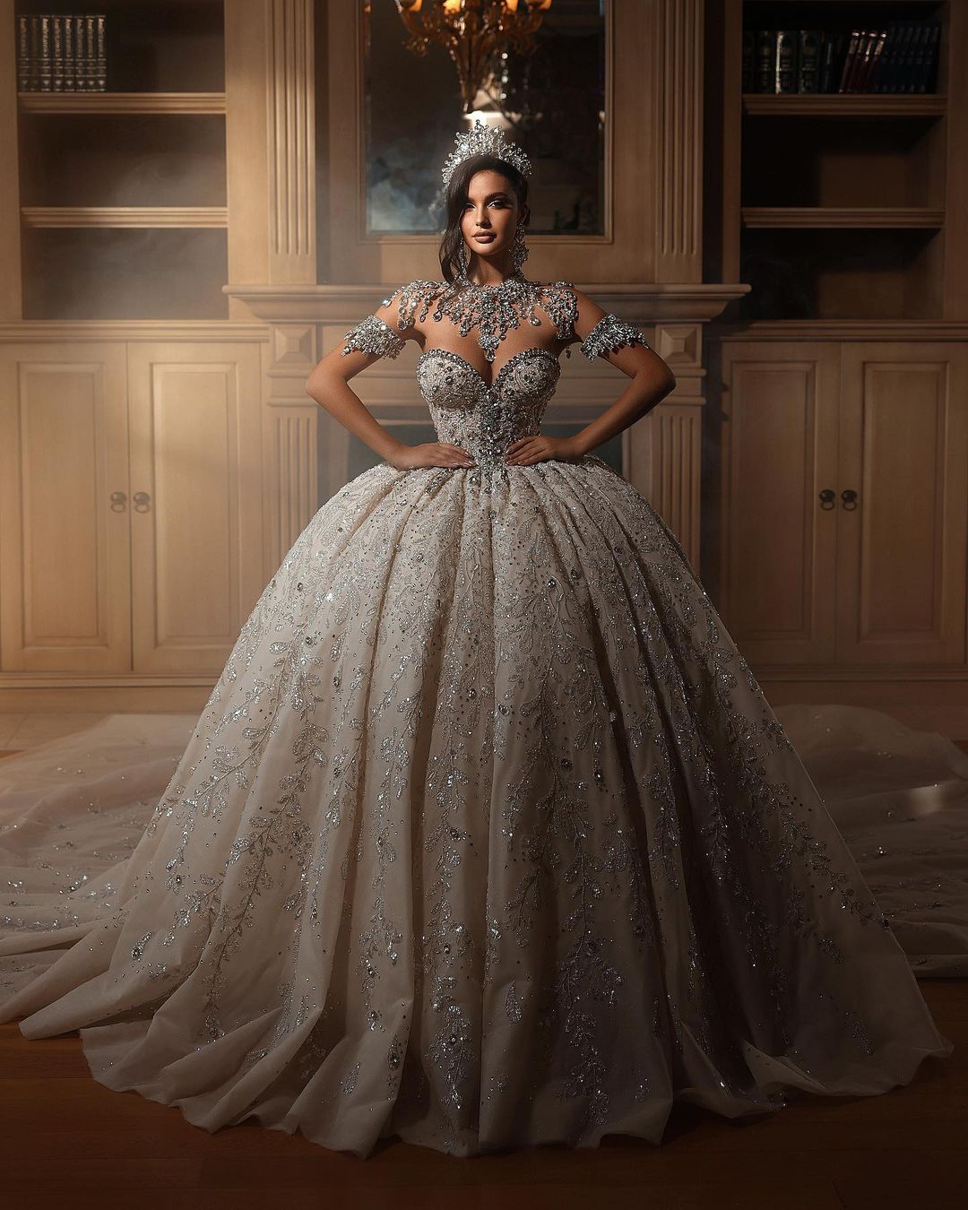 Exquisite Crystal Wedding Dress Ball Gown Custom Made Luxury Beading Sequins Lace Sweetheart Church Bridal Dresses