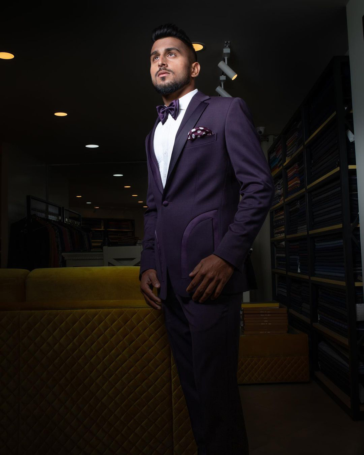 Two Pieces Handsome Wedding Tuxedos Men Suit Solid Color Unique Design Outer Pockets One Button Modern Formal Customized Fit Peaket Lapel Casual All S