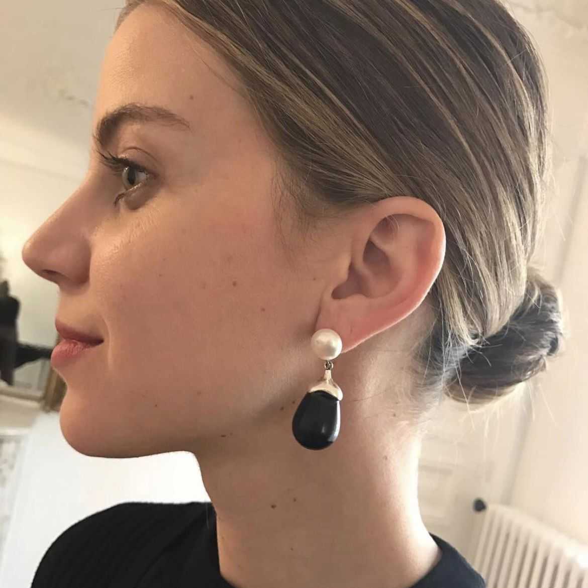Designer Sophie Buha earrings Cool Beauty Sophie Buhai Elegant Small Water Drop Simple ins Pearl EarringsW6F0
Designer Sophie Buha earrings Cool Beauty Sophie Buhai Elegant Small Water Drop Simple ins Pearl EarringsW6F0