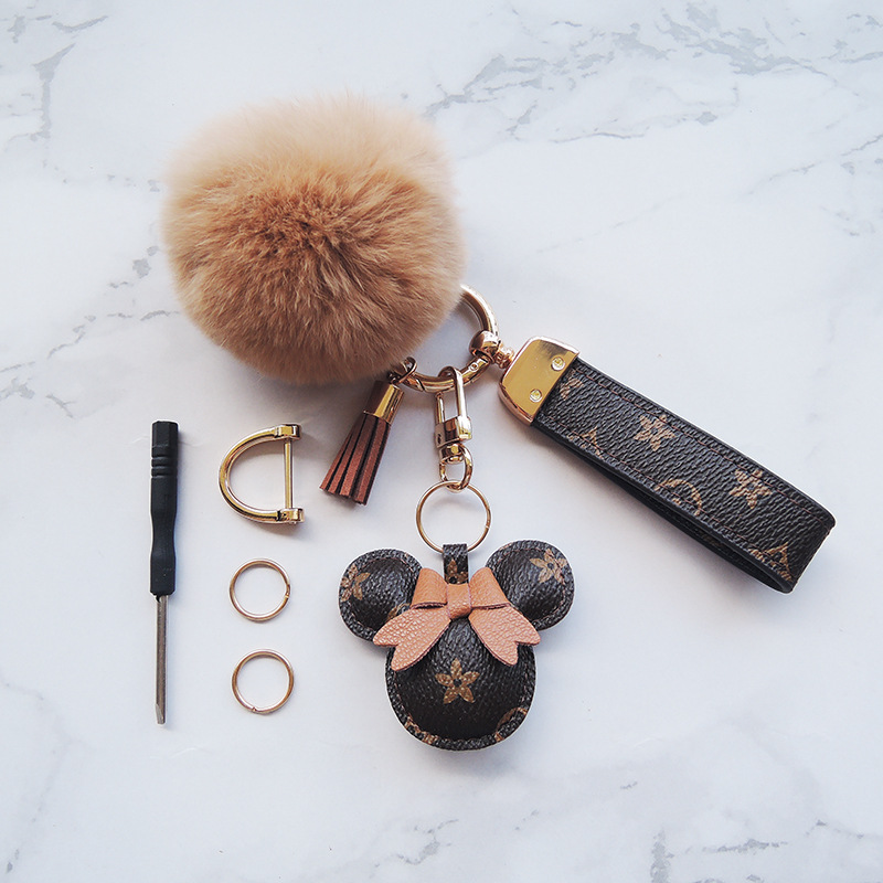 Mouse Design Car Keychain Favor Flower Bag Pendant Charm Jewelry Keyring Holder for Men Women Gift Fashion PU Leather Animal Key Chain Accessories
Mouse Design Car Keychain Favor Flower Bag Pendant Charm Jewelry Keyring Holder for Men Women Gift Fashion PU Leather Animal Key Chain Accessories