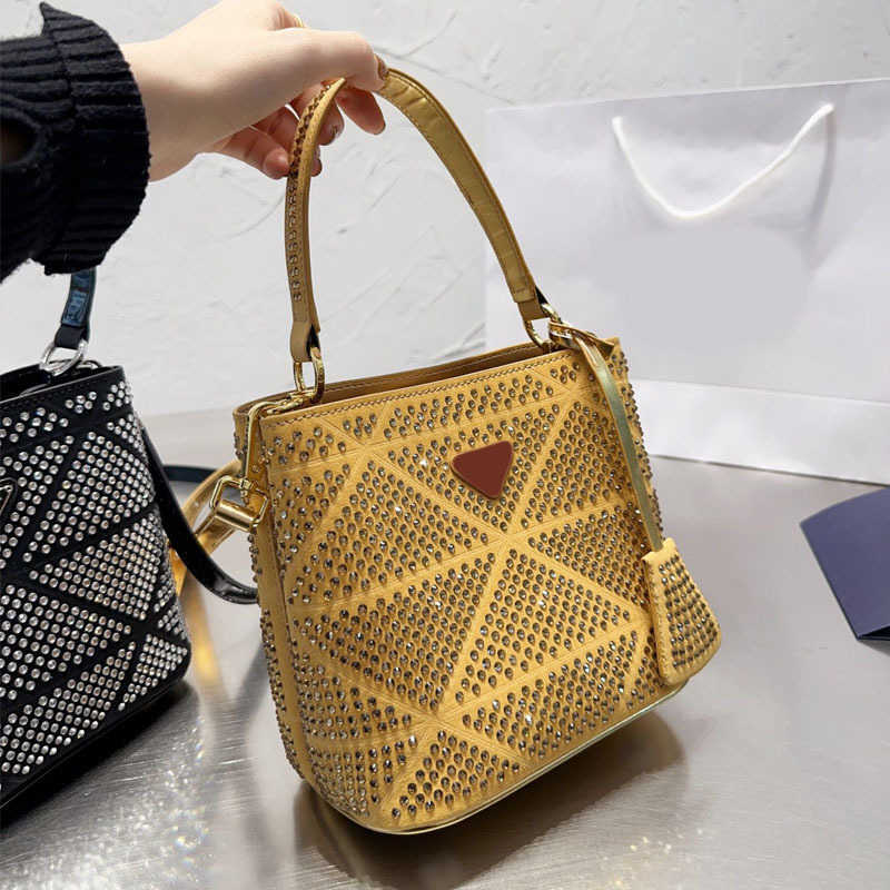 bags designer Totes Shoulder Bag Women luxurys handbags Bling Crossbody Evening Clutch Crystal Embellished Diamond Bucket Wallets 221210 Prad NGGK, Deep blue--19x18cm
bags designer Totes Shoulder Bag Women luxurys handbags Bling Crossbody Evening Clutch Crystal Embellished Diamond Bucket Wallets 221210 Prad NGGK, Deep blue--19x18cm