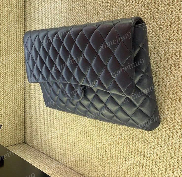 Women Original Lambskin Party Evening Clutch bag Black Caviar Leather Quilted Cosmetic Bags Back Pocket Designer Purse Wallets Lady Fashion Handbags with Box 10A, White caviar
Women Original Lambskin Party Evening Clutch bag Black Caviar Leather Quilted Cosmetic Bags Back Pocket Designer Purse Wallets Lady Fashion Handbags with Box 10A, White caviar