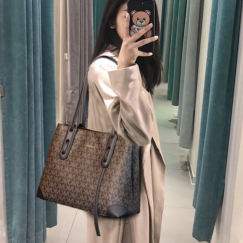 Niche brand designer the tote bag 2022 women's shoulder underarm bags Double large capacity stylish letter printed handbag, Vkj-coffee
Niche brand designer the tote bag 2022 women's shoulder underarm bags Double large capacity stylish letter printed handbag, Vkj-coffee