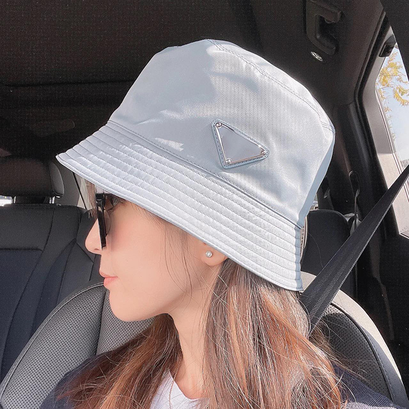 luxury designers bucket hat Italy sunshade cap men and women solid color fashion trend breathable simple design young cute summer hat white black colors very good, No hat
luxury designers bucket hat Italy sunshade cap men and women solid color fashion trend breathable simple design young cute summer hat white black colors very good, No hat
