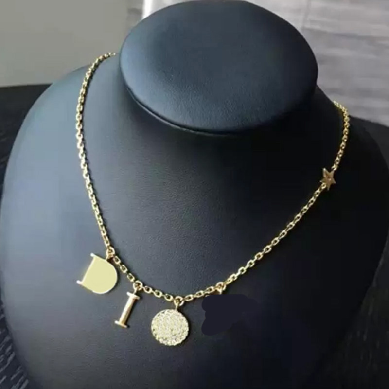 Luxury Designer D... Necklace Women Stainless Steel Couple Letters Pendant Fashion Gold Chain Jewelry for Neck
Luxury Designer D... Necklace Women Stainless Steel Couple Letters Pendant Fashion Gold Chain Jewelry for Neck