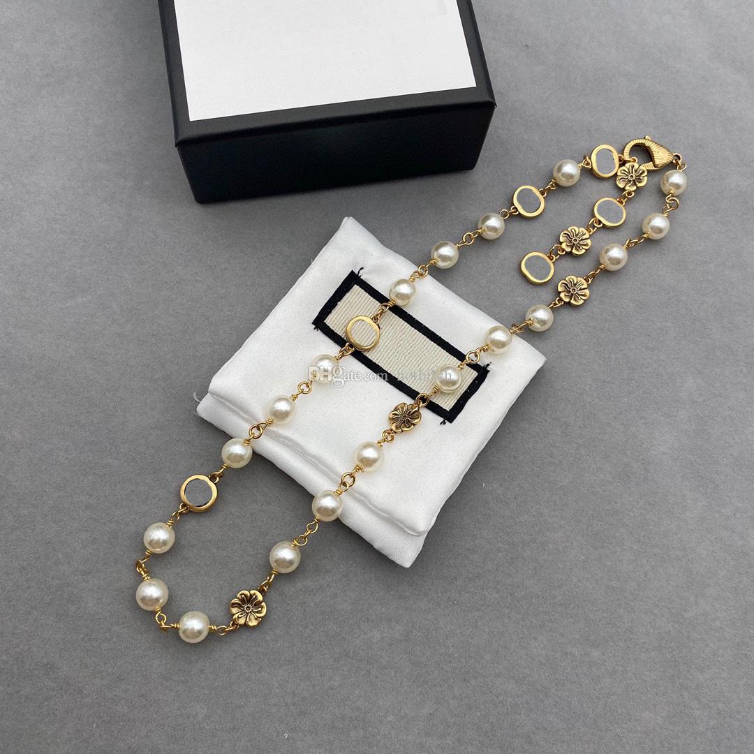 Chic Floral Letter Necklaces Designer Pearl Necklace Women Flower Chain Pendant Necklaces