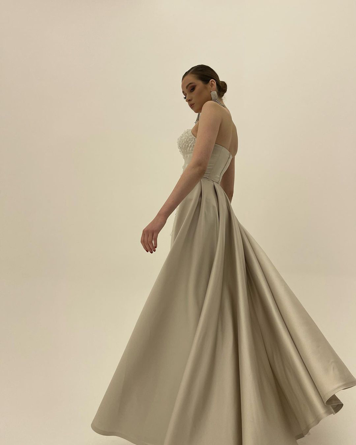 Modern Princess Jumpsuit A-LINE Wedding Dresses with Overskirt 2023 Luxury Beaded Tassel Backless Outdoor Bridal Gown with Pant Suit