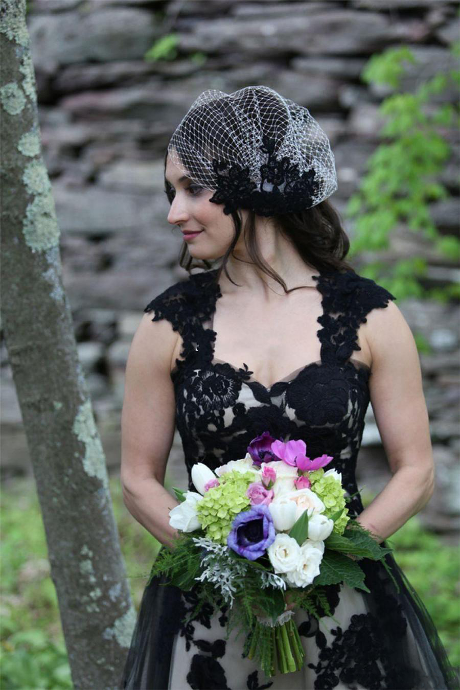 Cap Sleeves High Low Lace Tulle Plus Size Gothic Bridal Gowns Country Style Vintage Black and White Wedding Dress