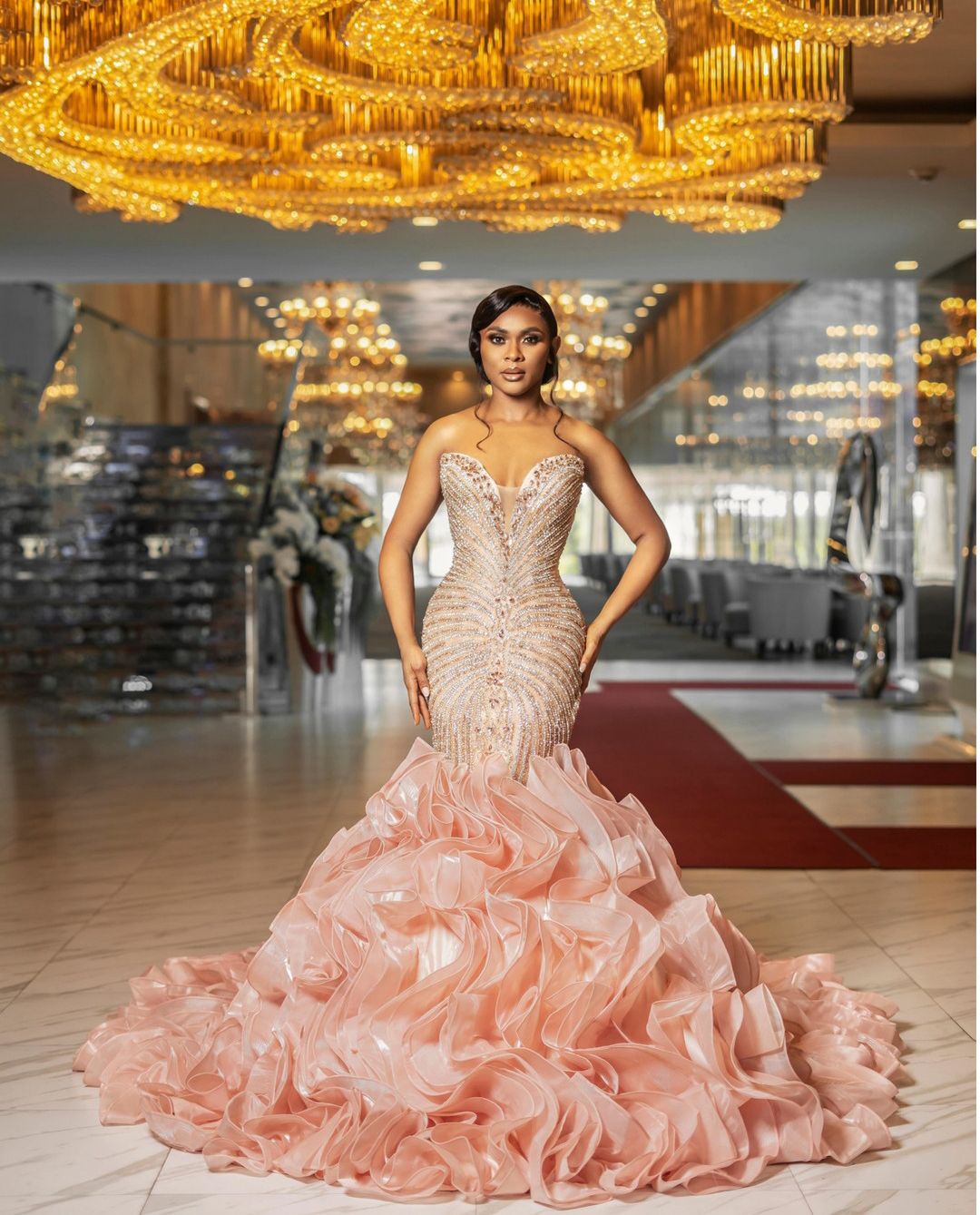 New Arrival Evening Dresses V Neck Sleeveless Sexy Strapless Lace Folds Layered Sequins Appliques Shiny Beaded Dias Prom Dress Plus Size Tailored