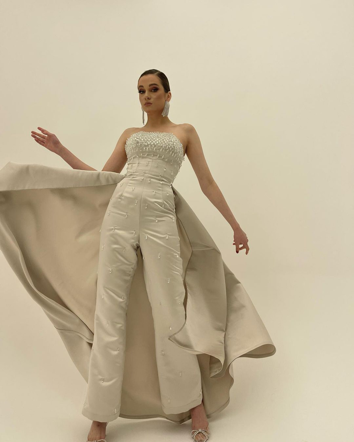 Modern Princess Jumpsuit A-LINE Wedding Dresses with Overskirt 2023 Luxury Beaded Tassel Backless Outdoor Bridal Gown with Pant Suit
