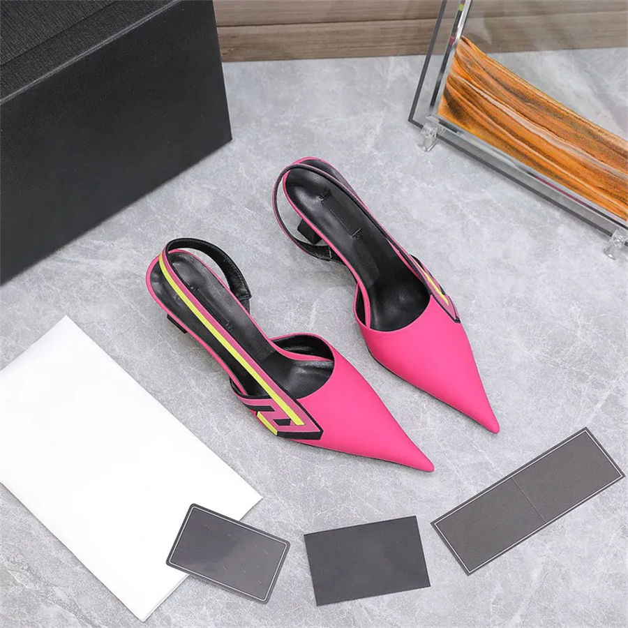 Women Low-heeled sandals Slingback Sandals Heeled Platform Sandal Lady Designer Low Heel Pump Black White Casual Fashion
Women Low-heeled sandals Slingback Sandals Heeled Platform Sandal Lady Designer Low Heel Pump Black White Casual Fashion