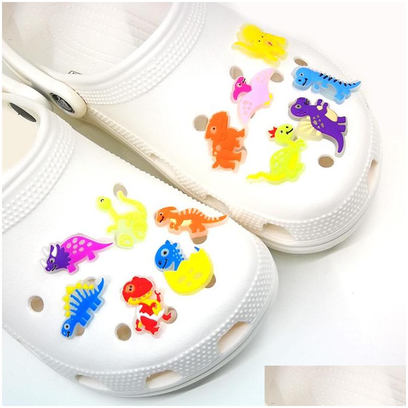Shoe Parts Accessories Moq 50Pcs Fluorescent Clog Charms Dinosaur Cartoonlog Luminous Charm Buckles Decorations 2D Pvc Glow In T Dhvm3