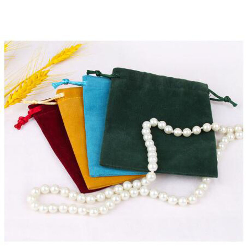Velvet Drawstring Jewelry Pouches Bags Velour Storage Pouches for Dice Jewelrys Bag 8x10 CM/3.14"x3.93"
Velvet Drawstring Jewelry Pouches Bags Velour Storage Pouches for Dice Jewelrys Bag 8x10 CM/3.14"x3.93"