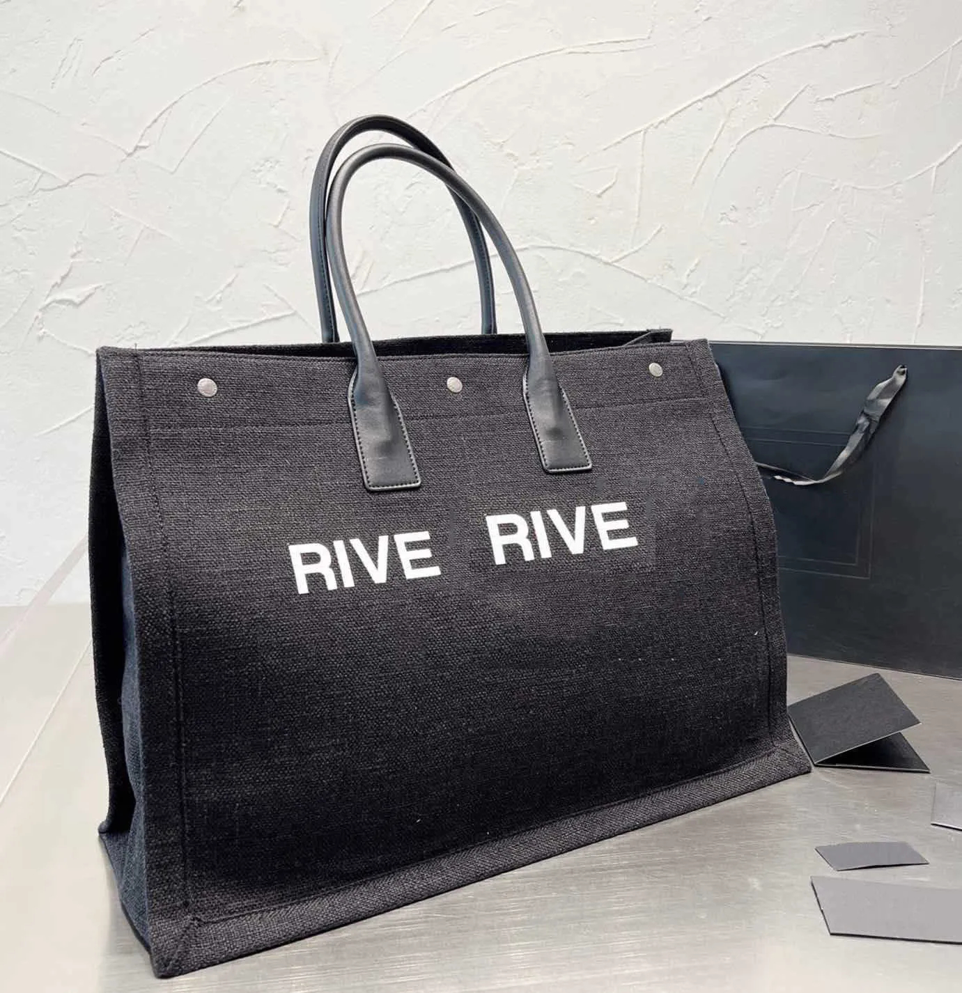 Designer bags women shopping bag luxury handbag fashion letter printed totes shoulder bages four colors handbas, Coloer choose
Designer bags women shopping bag luxury handbag fashion letter printed totes shoulder bages four colors handbas, Coloer choose